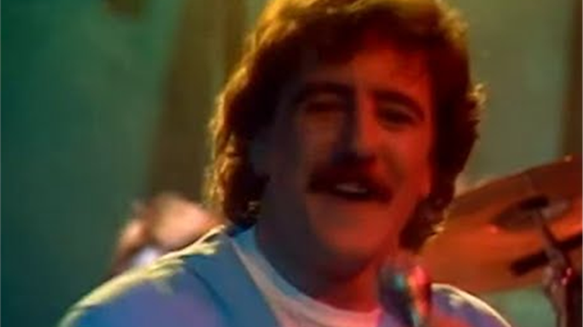 Jak se ve stáří boří dětské mýty, Opus nezpívá Holky běžte dál